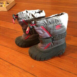 Sorel winter boots size 10 (little kid)